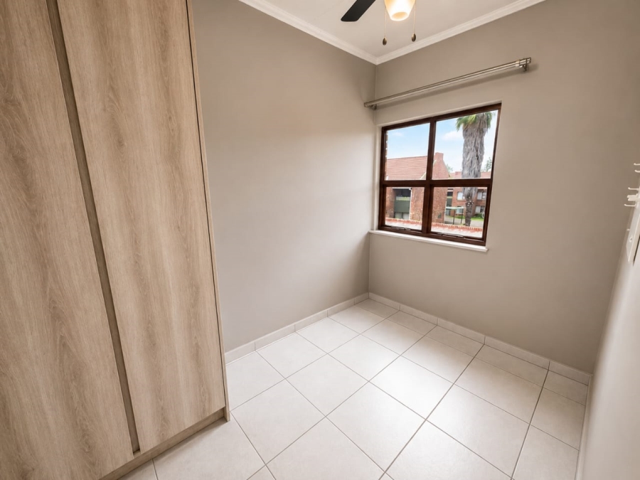 To Let 3 Bedroom Property for Rent in Langenhovenpark Free State